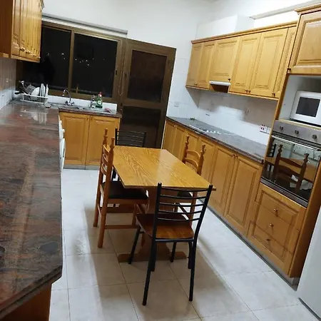 Spacious 아파트